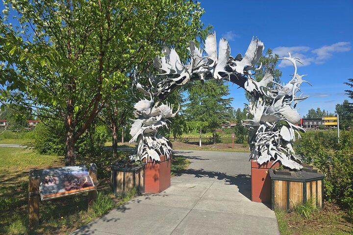 Fairbanks Top City Highlights Tour Summer/Fall