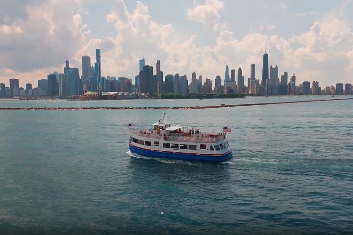 Lake Michigan Skyline Cruise in Chicago