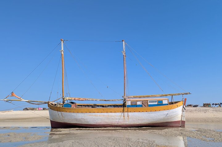 7 Days from Morondava: Tsingy, Baobabs, Lemurs & Belo/sea