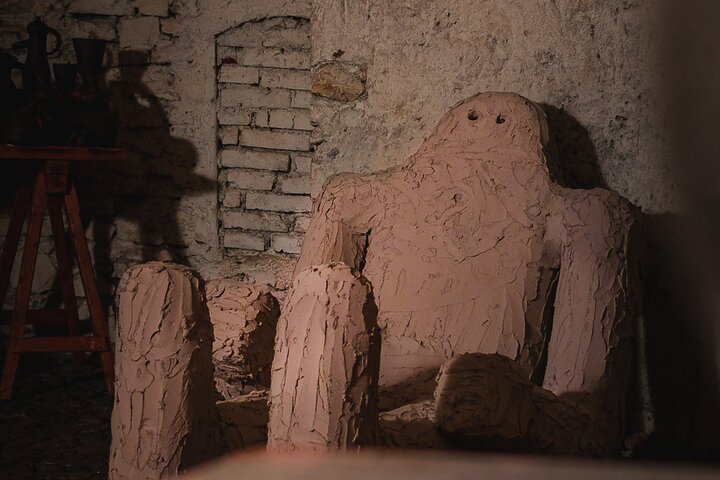 Prague Old Town, Medieval Underground and Dungeon Historical Tour