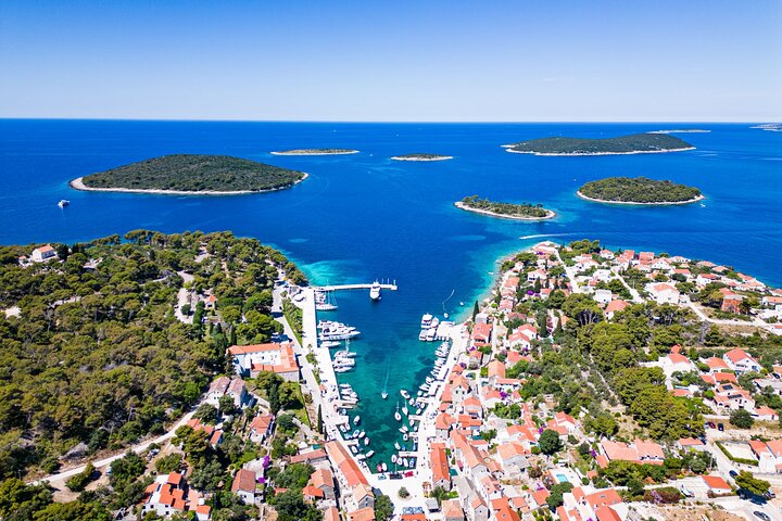 From Trogir & Split: Half Day Speedboat Tour with Blue Lagoon