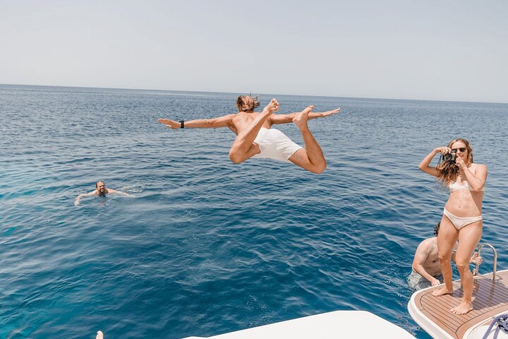 From Trogir & Split: Half Day Speedboat Tour with Blue Lagoon