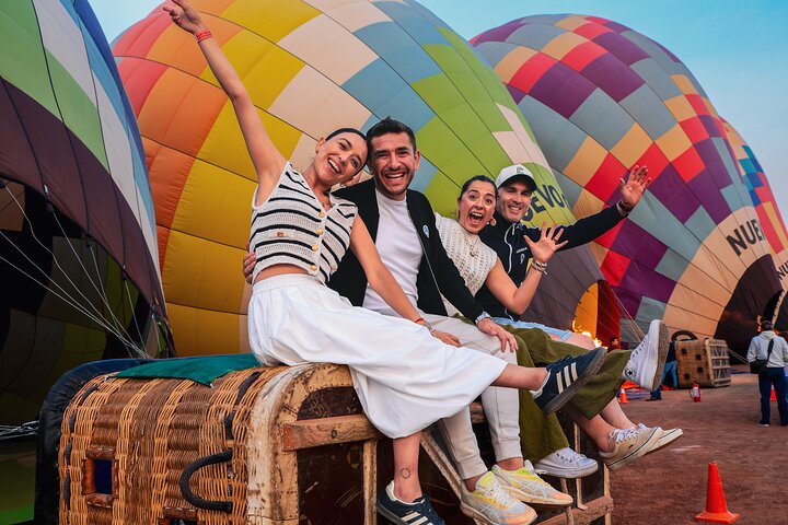 Balloon flight + Breakfast in cave + Pyramids + Pick up CDMX.