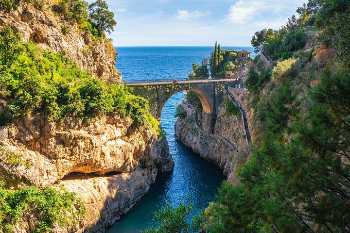 Amalfi Coast & Positano: Boat Tour Caves Snorkeling & Drink