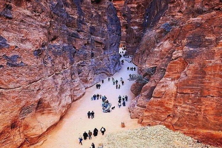 3-Hour Private Petra Tour: Siq, Treasury & Qasr Al-Bint
