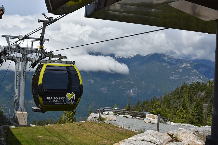Whistler, Sea to Sky Gondola, & Shannon Falls Tour from Vancouver