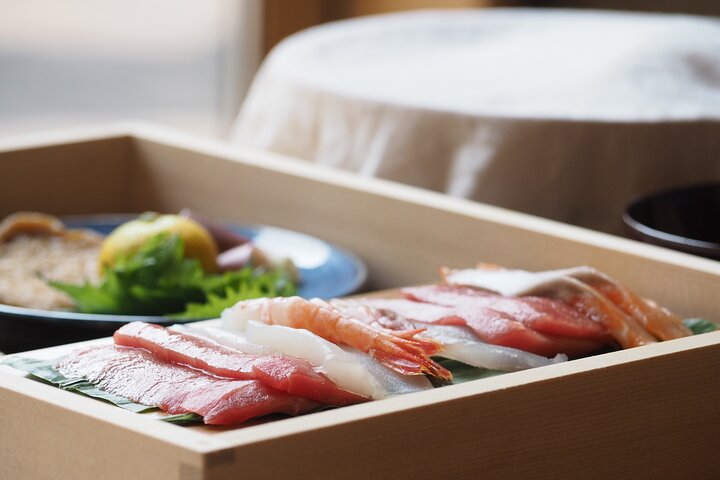 Private Sushi Class in Tokyo–6 Kinds, Cultural Story & Full Meal