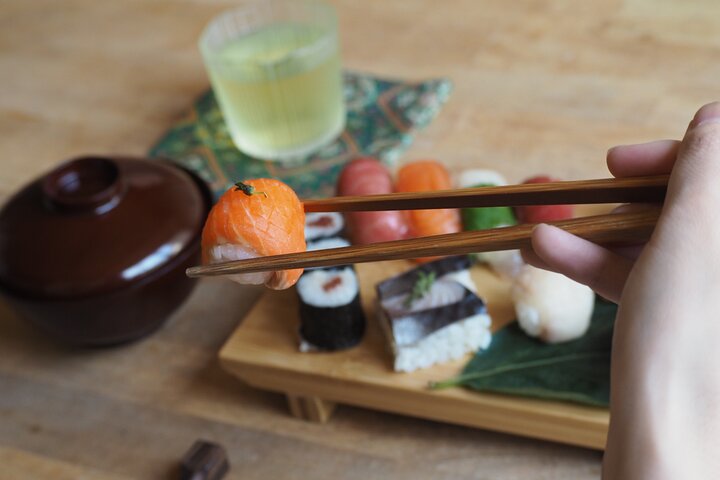 Private Sushi Class in Tokyo–6 Kinds, Cultural Story & Full Meal
