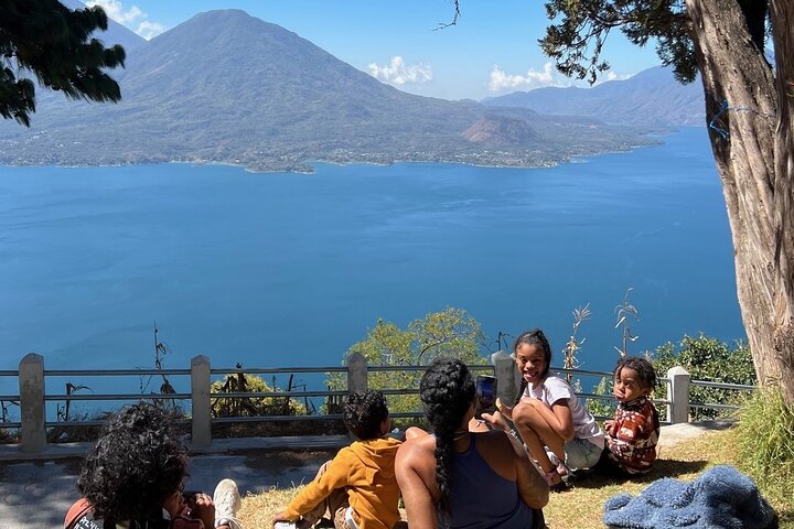 Shared Transfer from Panajachel Atitlan to Guatemala City