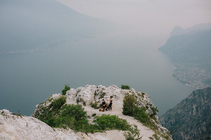 Private Photo Session with a Local Photographer in Lake Garda