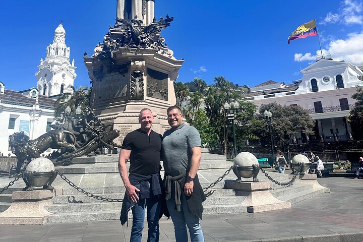 PRIVATE City Tour: Quito Colonial, Half the World and Cable Car