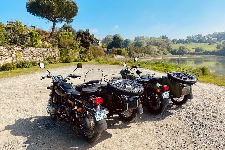 Saint Malo and Saint Suliac in Vintage Sidecar with Driver
