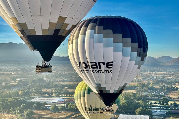 Teotihuacan Hot Air Balloon Flight from Mexico City / Volare