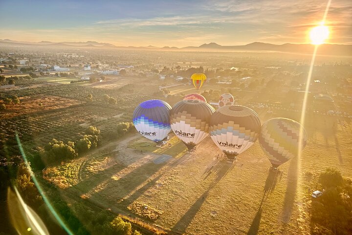 Teotihuacan Hot Air Balloon Flight from Mexico City / Volare