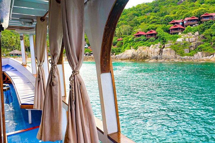 Ko Tao: Vintage Boat - Small Group Snorkeling Day Trip with Meals