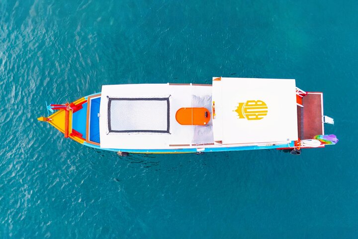 Ko Tao: Vintage Boat - Small Group Snorkeling Day Trip with Meals