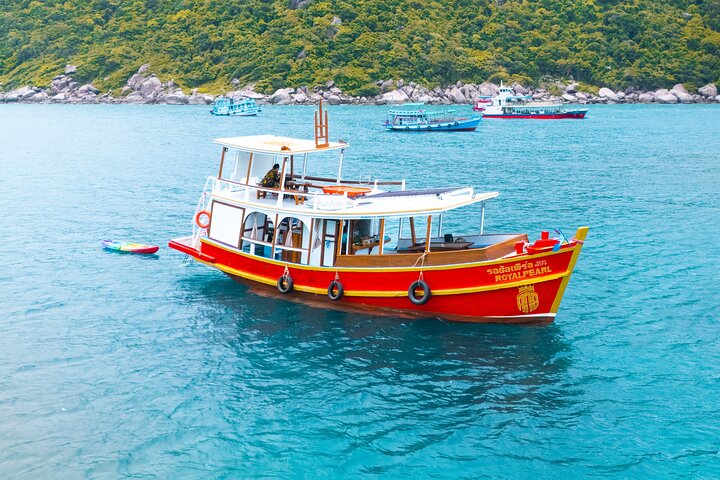Ko Tao: Vintage Boat - Small Group Snorkeling Day Trip with Meals
