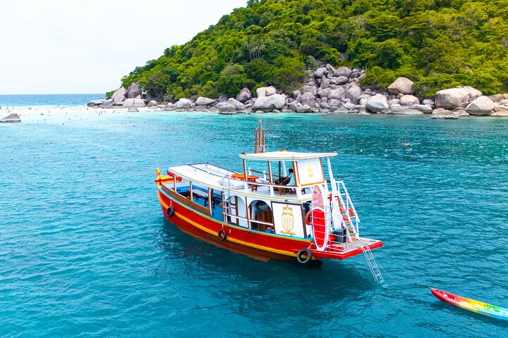 Ko Tao: Vintage Boat - Small Group Snorkeling Day Trip with Meals