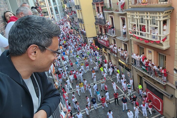 VIP San Fermin : Balcony in Estafeta, Churros y Gigantes
