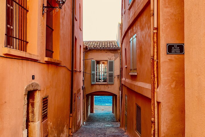 Saint Tropez and Port Grimaud Full Day Sightseeing Tour
