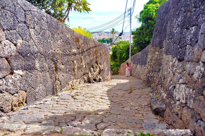 Shurijo Castle & Royal Mausoleum Tour – Ryukyu Kingdom Heritage
