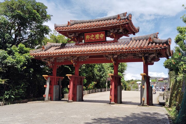 Shurijo Castle & Royal Mausoleum Tour – Ryukyu Kingdom Heritage