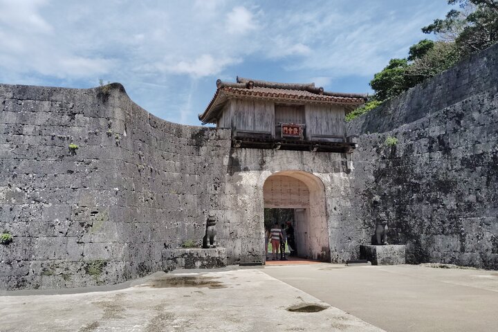 Shurijo Castle & Royal Mausoleum Tour – Ryukyu Kingdom Heritage