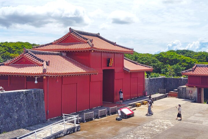 Shurijo Castle & Royal Mausoleum Tour – Ryukyu Kingdom Heritage