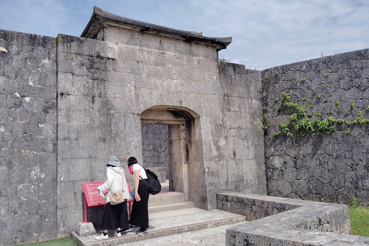 Shurijo Castle & Royal Mausoleum Tour – Ryukyu Kingdom Heritage