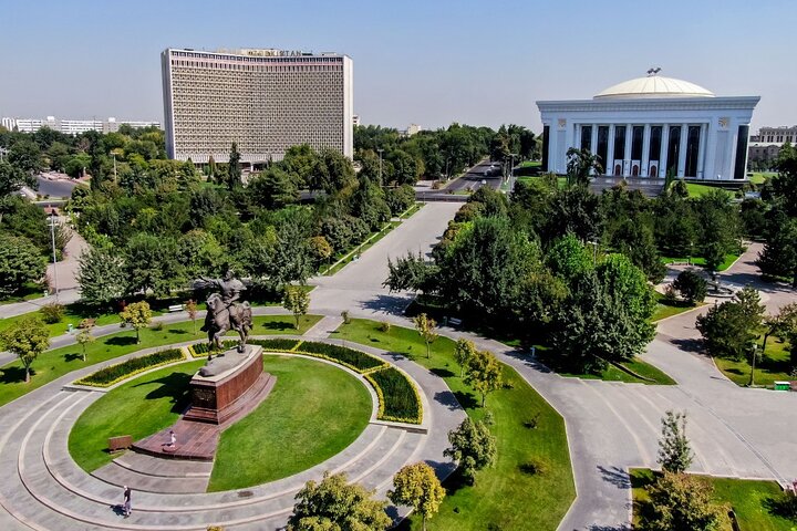 Tashkent: Guided Walking & Food Tour with Local Guide