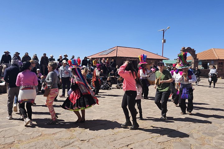 Uros and Taquile Speedboat Day Tour in Small Group