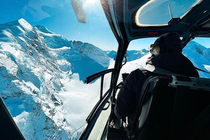 Mt Cook Supreme: 4 Glaciers with 2 Snow Landings - 60mins
