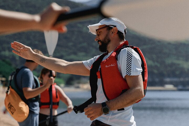 Budva Bay: Kayak & SUP Tour to Coastal Caves