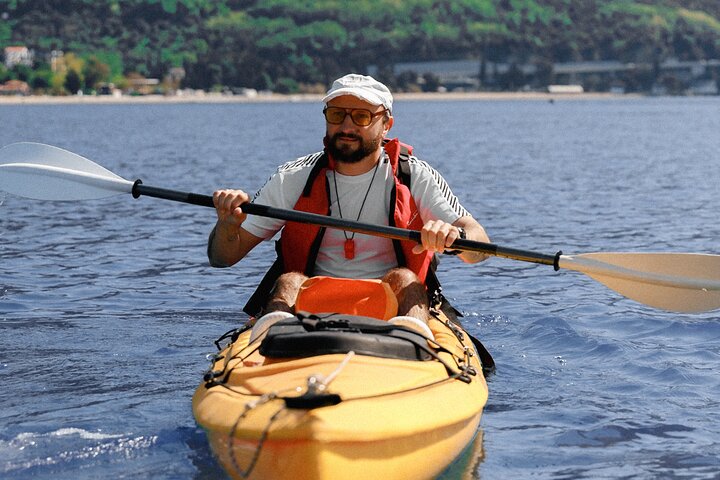 Budva Bay: Kayak & SUP Tour to Coastal Caves