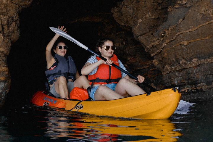 Budva Bay: Kayak & SUP Tour to Coastal Caves