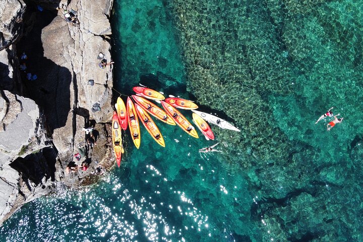 Budva Bay: Kayak & SUP Tour to Coastal Caves