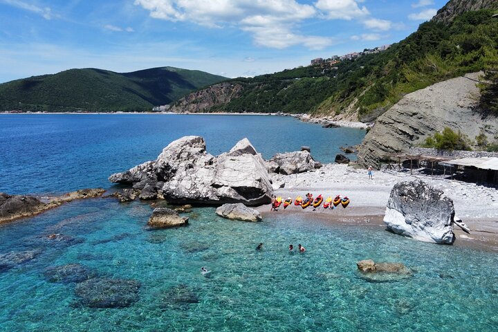 Budva Bay: Kayak & SUP Tour to Coastal Caves