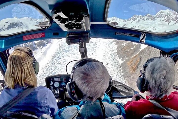 Ultimate Discovery: 3 Glaciers & Snow Landing – 45min