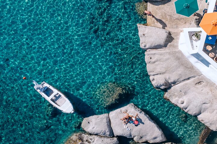Milos: Small Group Yacht Tour—Kleftiko Sarakiniko Poliegos