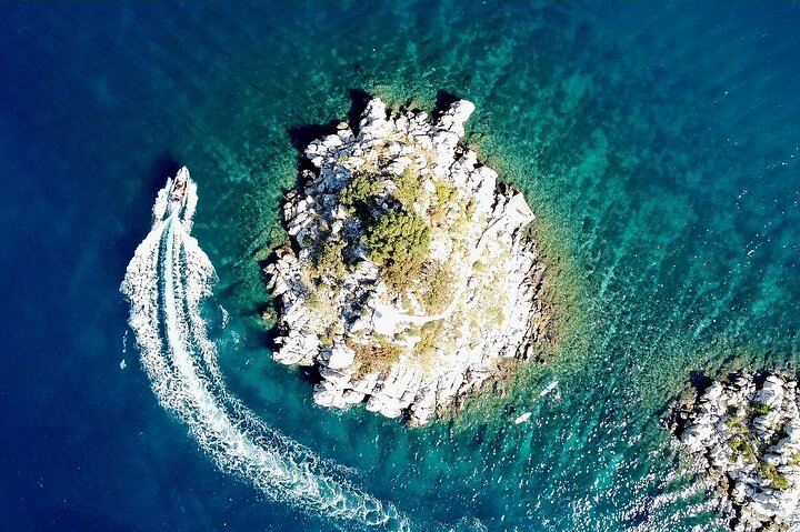 Private boat tour Blue Lagoon and 3 Islands from Trogir or Split