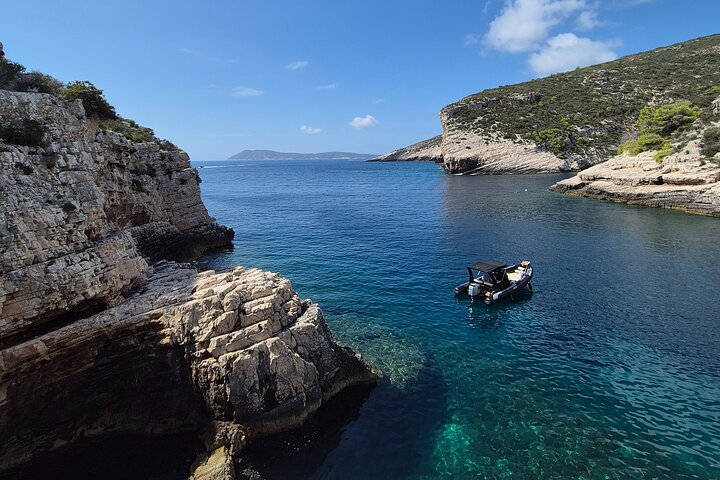 Private boat tour Blue Lagoon and 3 Islands from Trogir or Split