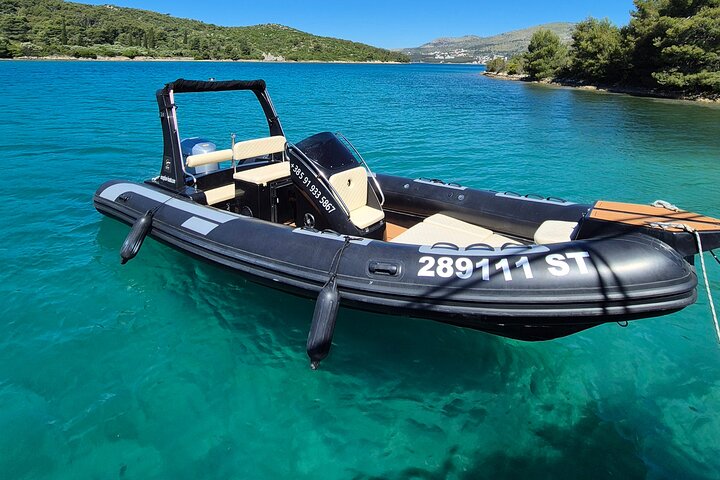 Private boat tour Blue Lagoon and 3 Islands from Trogir or Split