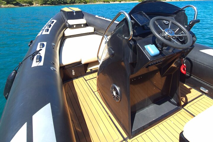 Private boat tour Blue Lagoon and 3 Islands from Trogir or Split