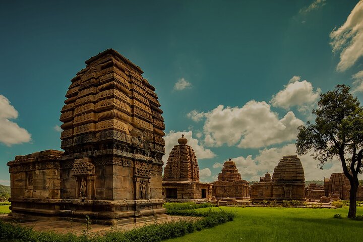 Hire a Guide to visit Badami/Aihole/Pattadakal with own transport