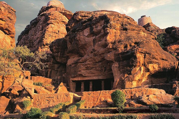 Hire a Guide to visit Badami/Aihole/Pattadakal with own transport
