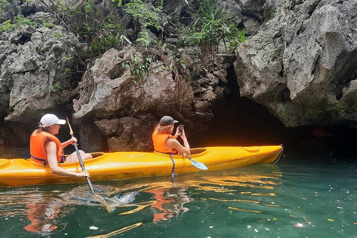 Lan Ha Bay 2 Days 1 Night Adventure