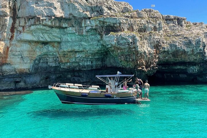 3 Hour Group Tour by Boat to the Caves of Santa Maria di Leuca
