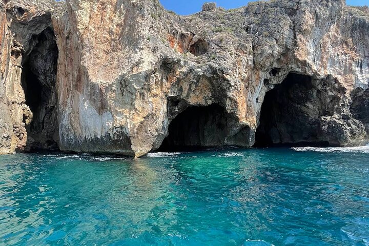 3 Hour Group Tour by Boat to the Caves of Santa Maria di Leuca