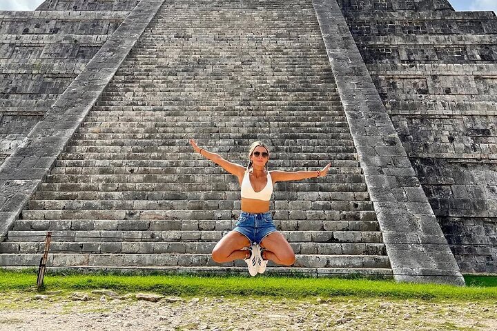 Chichén Itzá Tour with an Expert Guide from Valladolid