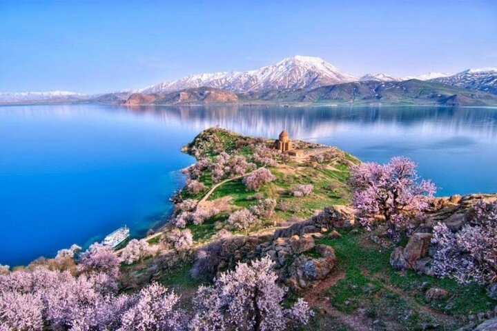 One way Tour from Tbilisi to Yerevan 6 Stop